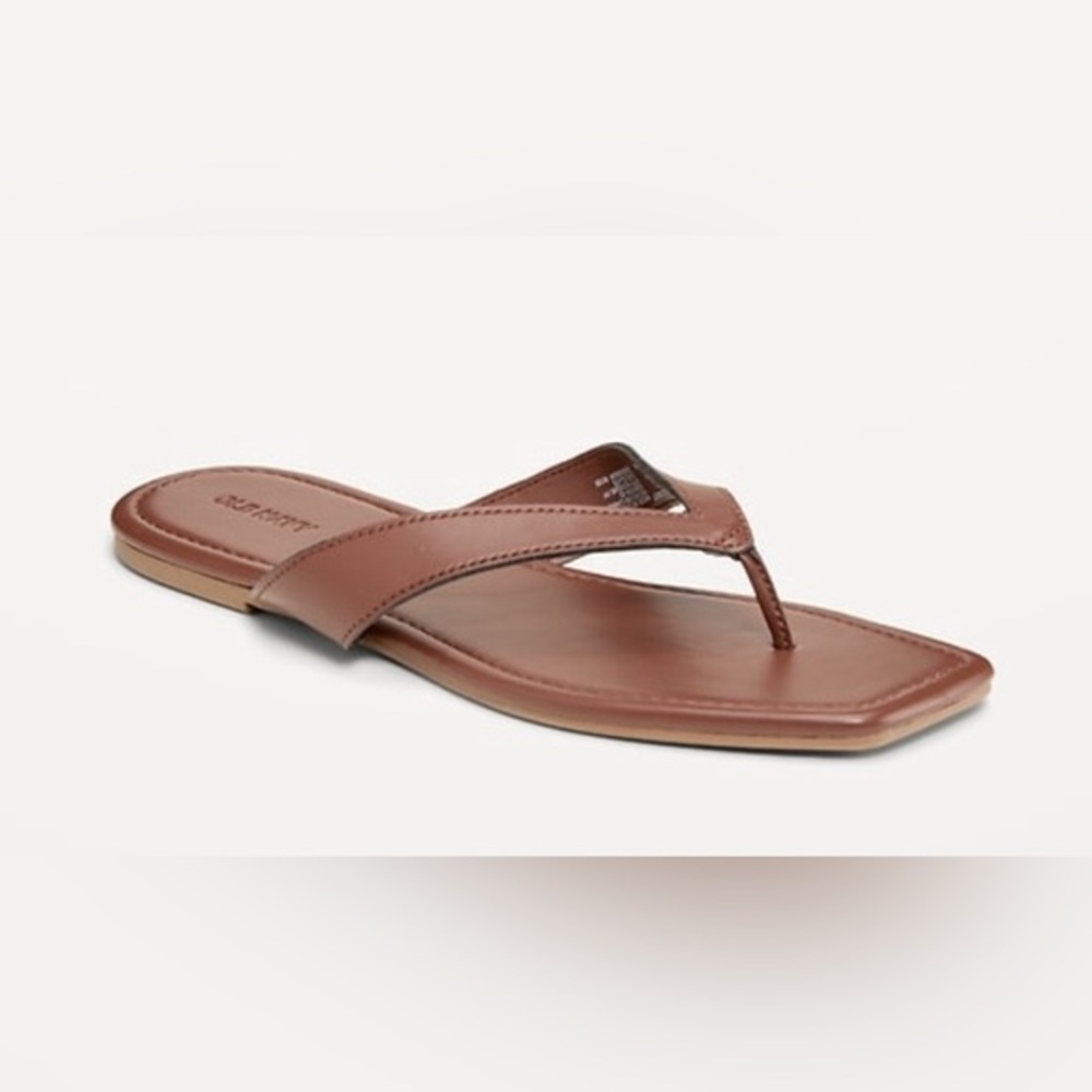 NEW…Old Navy Faux Leather Flip Flop Sandals - Picture 1 of 5